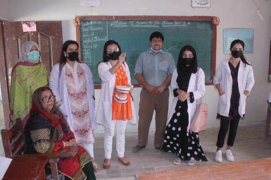 Baqai Dental College on educational day trip to Khuda Ki Basti