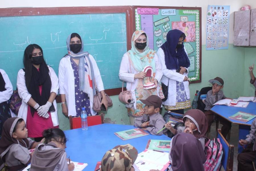 Baqai Dental College on educational day trip to Khuda Ki Basti