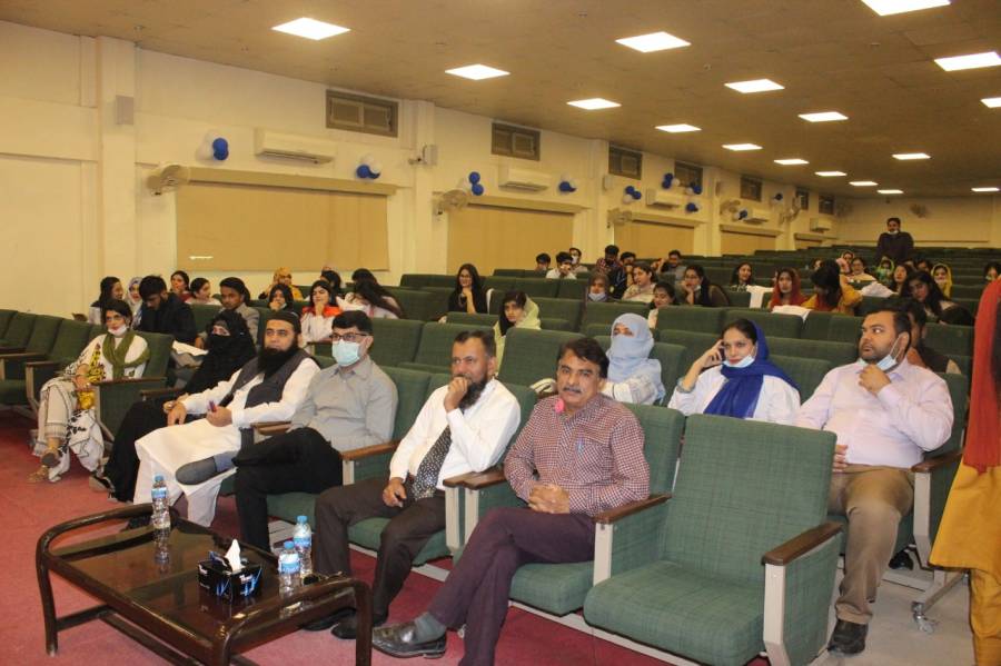 Isra University conducts Third Academic Presenting Session