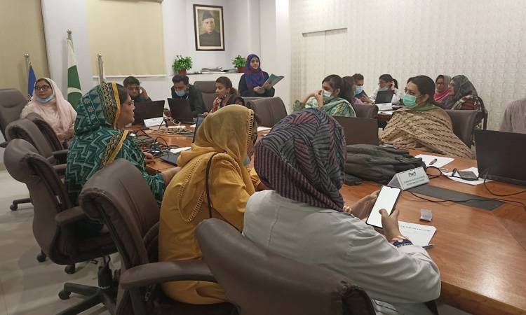 LCMD trains faculty on E-learning tools for effective classroom sessions  