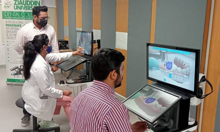 ZU faculty accomplishes VR Dental Simulation Lab training