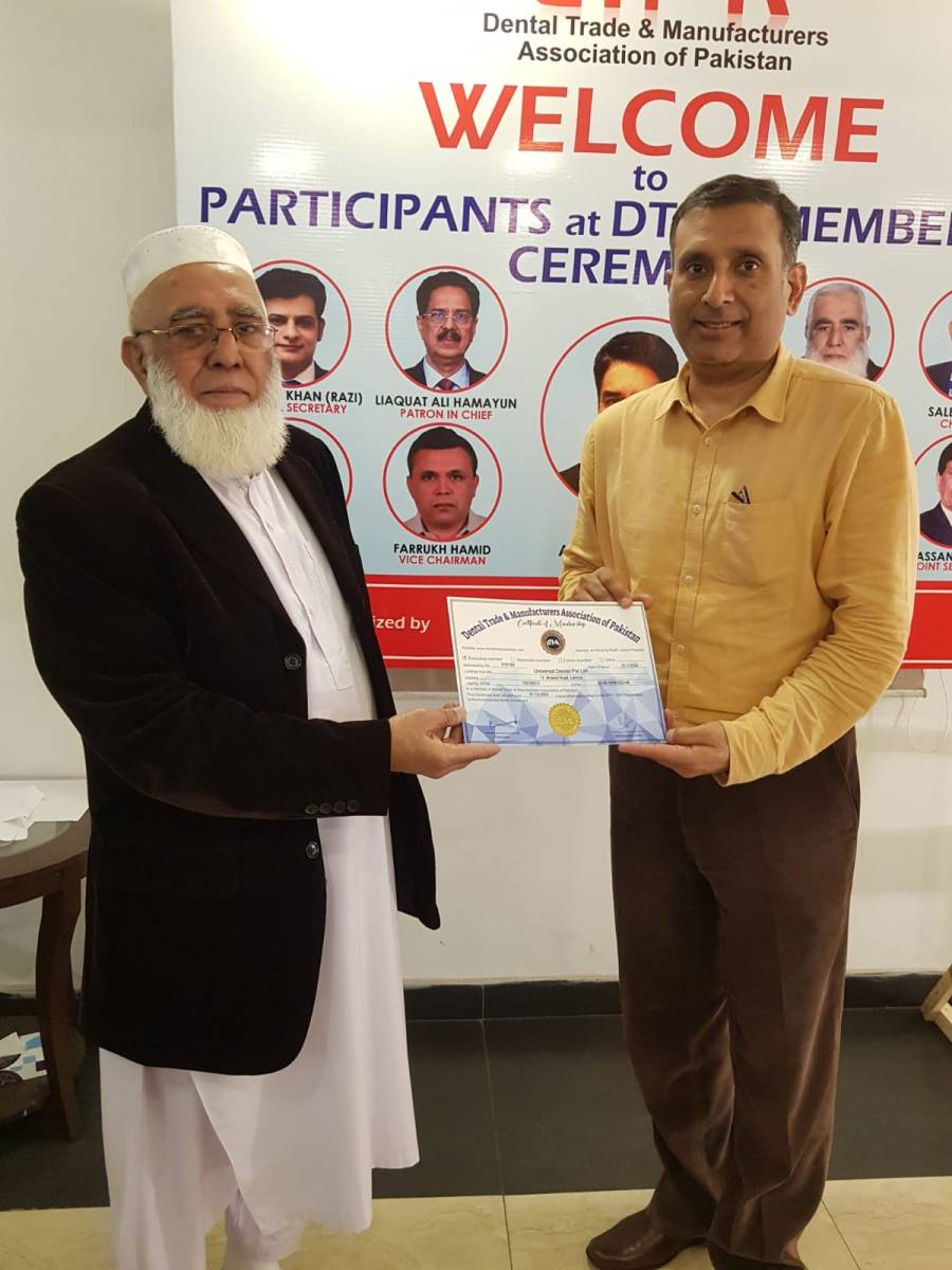 DTMA awards certificates to Karachi, Lahore members