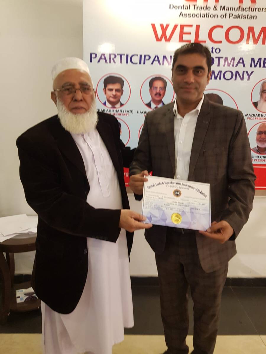 DTMA awards certificates to Karachi, Lahore members