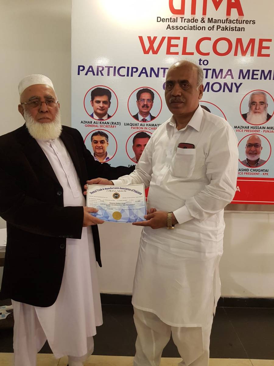 DTMA awards certificates to Karachi, Lahore members