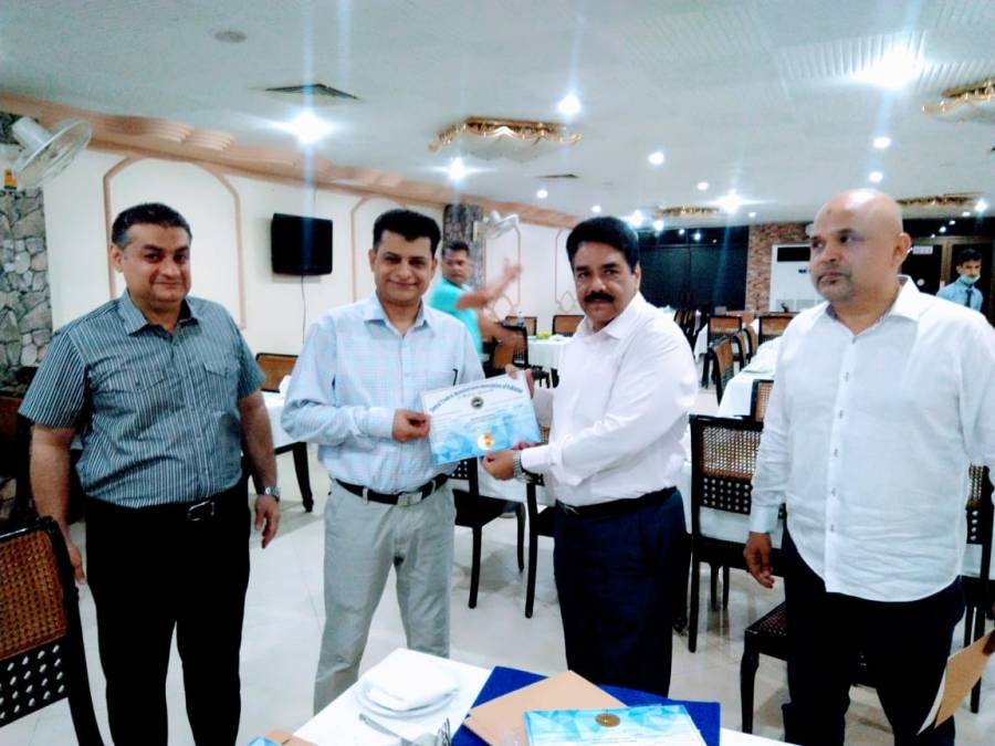 DTMA awards certificates to Karachi, Lahore members