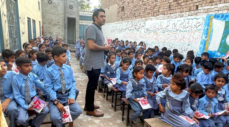 Oral health seminar at Shorkot school 