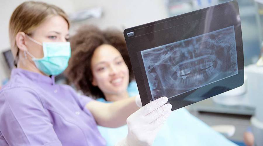 Can dentists detect pregnancy through oral health?